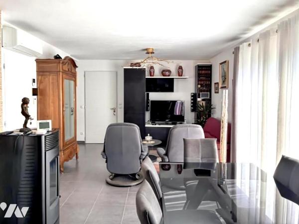 VILLA T5 AVEC  PISCINE CENTRE VILLE DE SAINT-MAXIMIN