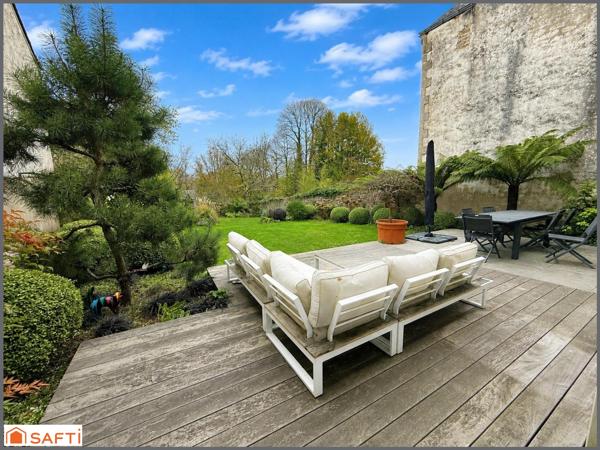 CHARMANTE MAISON DE VILLE RENOVEE D'ENVIRON 127 M2 SUR TERRAIN DE 393 M2