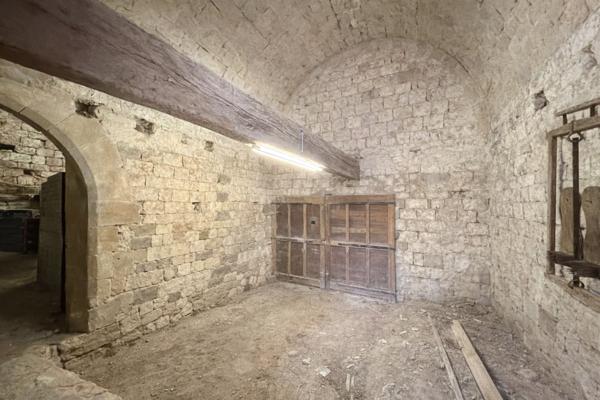 Authentique demeure médiévale avec piscine, jardin et parking privé. Penne-d'Agenais (47140)