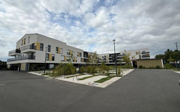 Stationnement à louer    Mitry-Mory