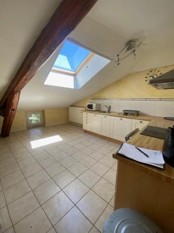 Appartement à rénover - 113 m2 au sol - Centre ville au calme