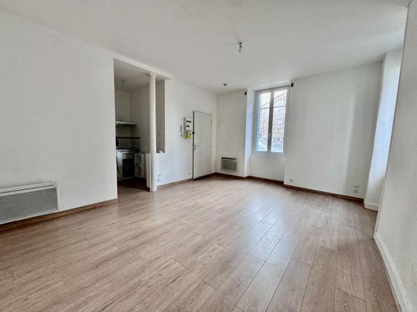 Appartement Laval T1 24.7 m2