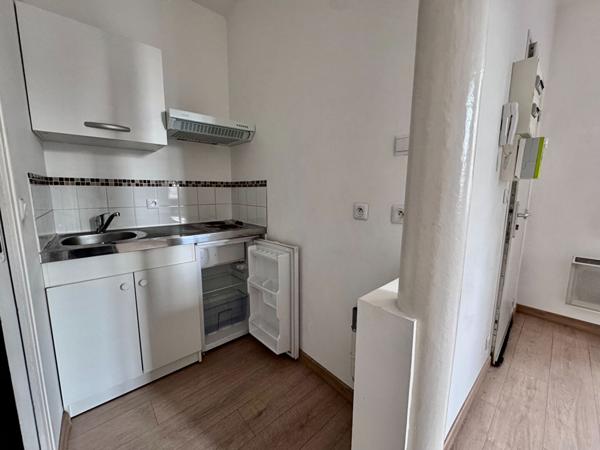 Appartement Laval T1 24.7 m2