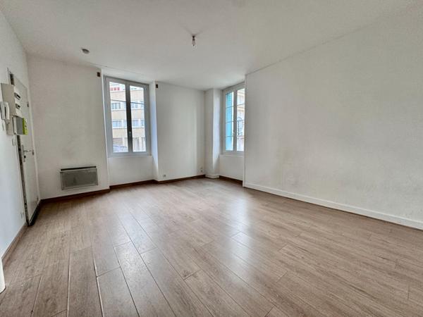 Appartement Laval T1 24.7 m2