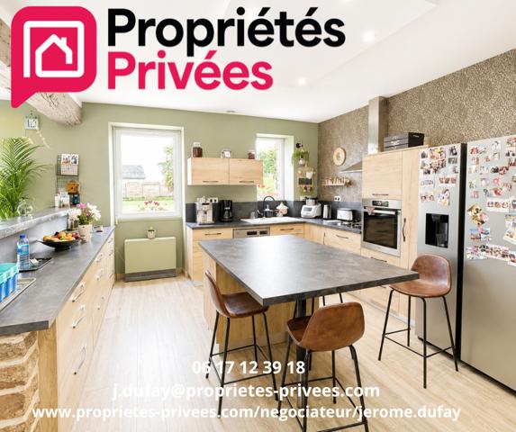Longère en pierre rénovée avec piscine et 3 800 m² de terrain à ernée 53500 en Mayenne 53
