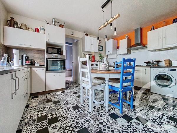 Maison à vendre  5 pièces - 124,50 m 2   MARENNES  - 17