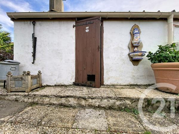 Maison à vendre  5 pièces - 124,50 m 2   MARENNES  - 17