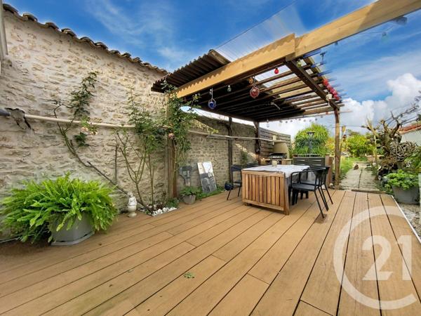 Maison à vendre  5 pièces - 124,50 m 2   MARENNES  - 17