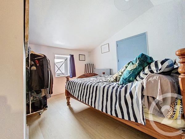 Maison à vendre  5 pièces - 124,50 m 2   MARENNES  - 17