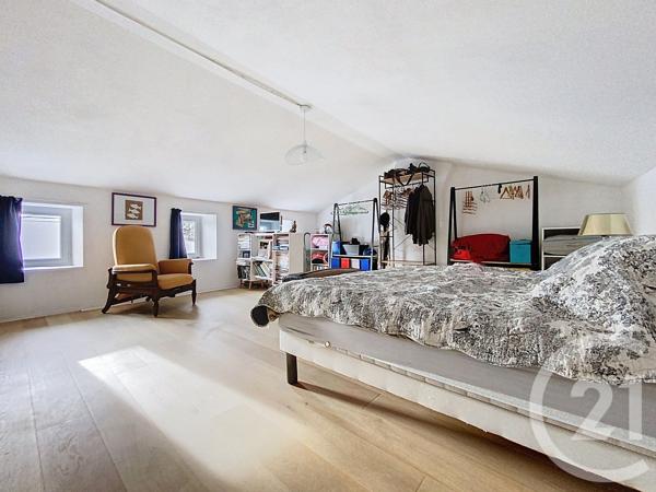 Maison à vendre  5 pièces - 124,50 m 2   MARENNES  - 17