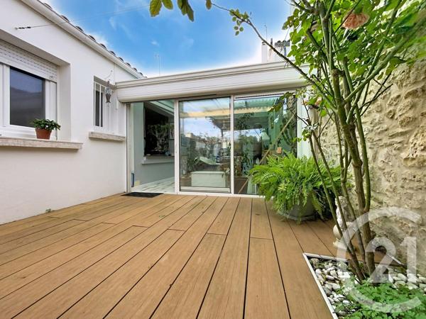 Maison à vendre  5 pièces - 124,50 m 2   MARENNES  - 17