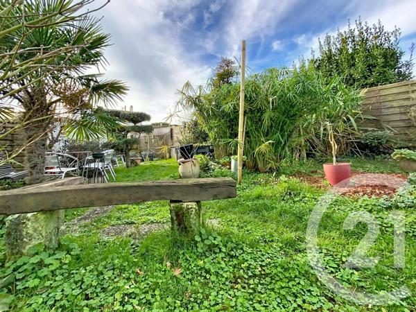 Maison à vendre  5 pièces - 124,50 m 2   MARENNES  - 17
