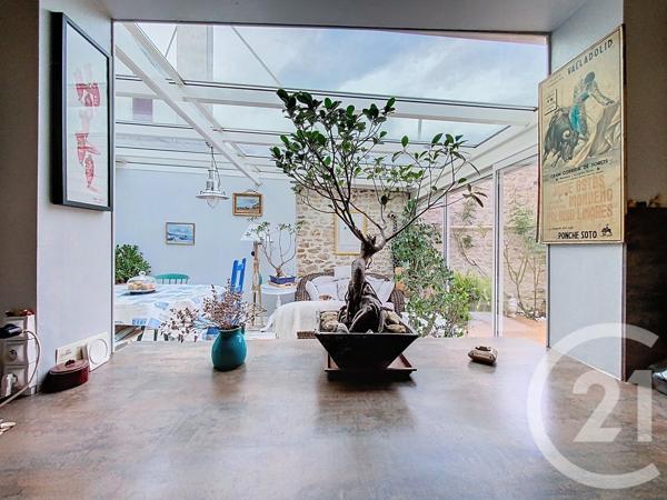 Maison à vendre  5 pièces - 124,50 m 2   MARENNES  - 17