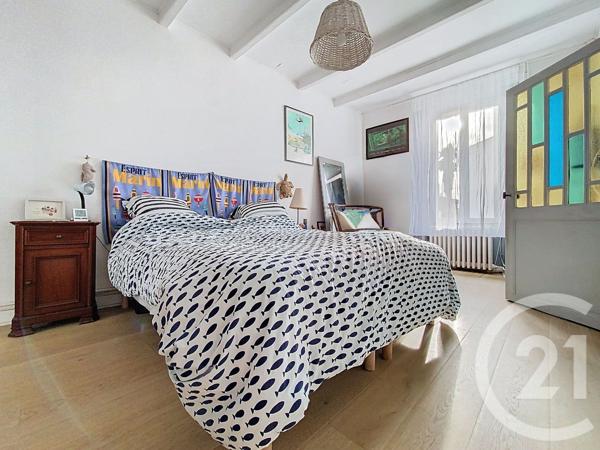 Maison à vendre  5 pièces - 124,50 m 2   MARENNES  - 17