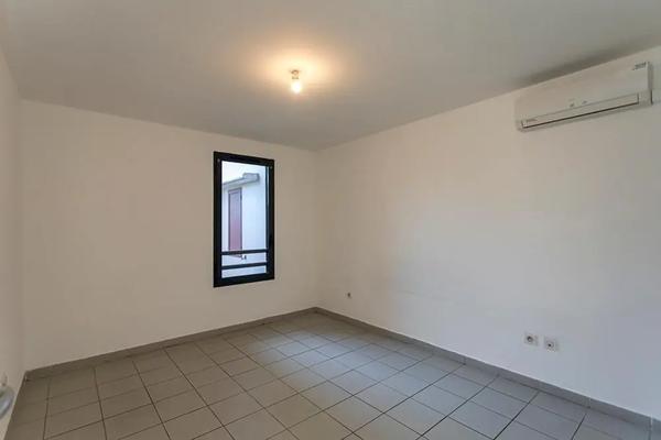 Appartement à vendre 2 pièces 52m² Saint-Pierre (97410)