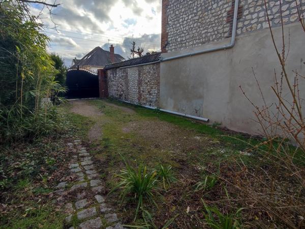 Maison à louer à Oissel en Seine-Maritime (76350), ref : 2026L06