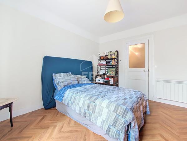 Appartement 2 pièces 41m2  Dugommier-