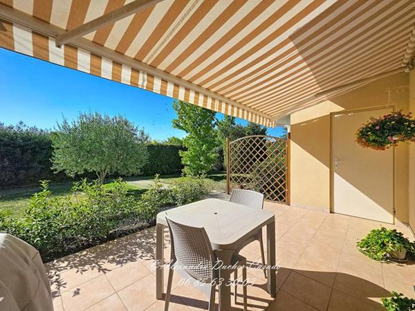 LES MÉES ? APPARTEMENT T3 DE PLAIN-PIED AVEC TERRASSE, PISCINE ET PARKING PRIVATIF