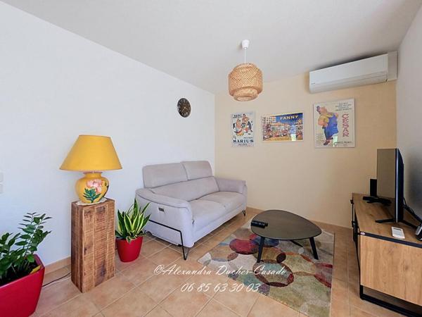 LES MÉES ? APPARTEMENT T3 DE PLAIN-PIED AVEC TERRASSE, PISCINE ET PARKING PRIVATIF