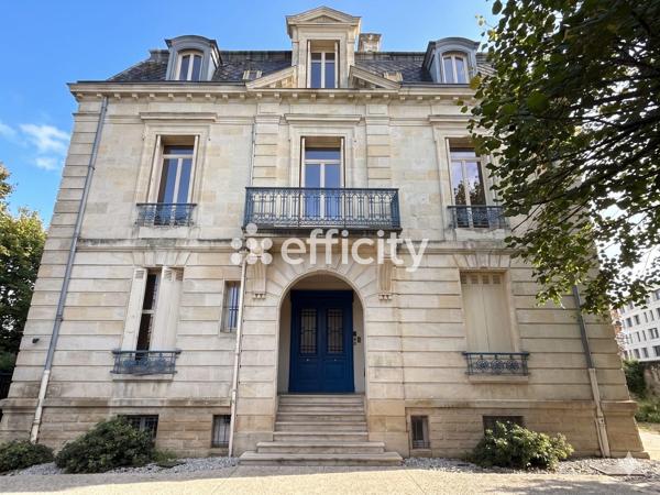 Local Commercial
         15 pièces
        - 513 m² 1 665 000 € *
