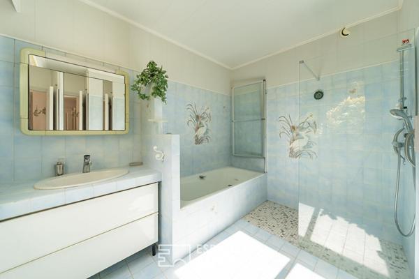 Maison d’architecte au calme et avec une vue dégagée