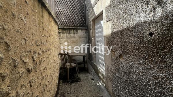 Immeuble
        
        - 123 m² Exclusivité 289 000 € *