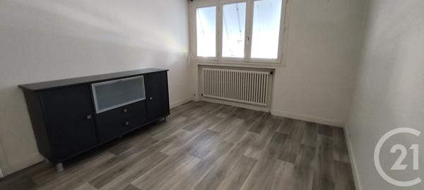 Maison à vendre  7 pièces - 136,71 m 2   CHATILLON SUR THOUET  - 79