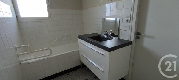 Maison à vendre  7 pièces - 136,71 m 2   CHATILLON SUR THOUET  - 79