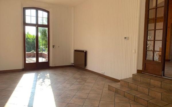 Maison à louer    5 pièces •  Cuvilly