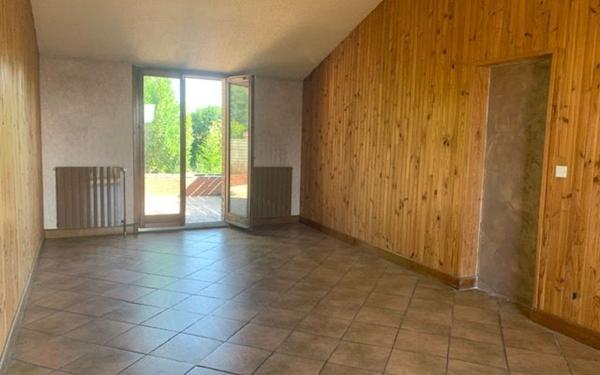 Maison à louer    5 pièces •  Cuvilly