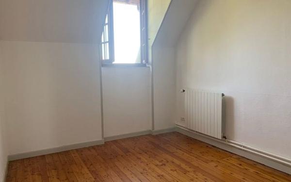 Maison à louer    5 pièces •  Cuvilly