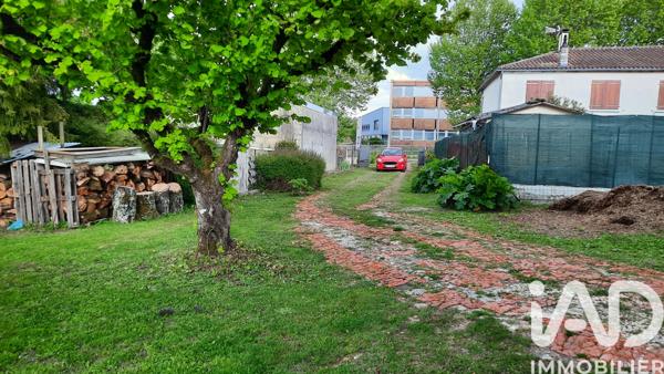 Terrain à vendre 1 313 m² Barbezieux-Saint-Hilaire