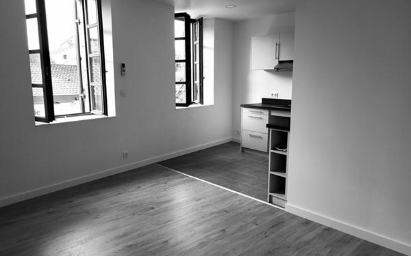 Appartement à louer    3 pièces •  Roquefort