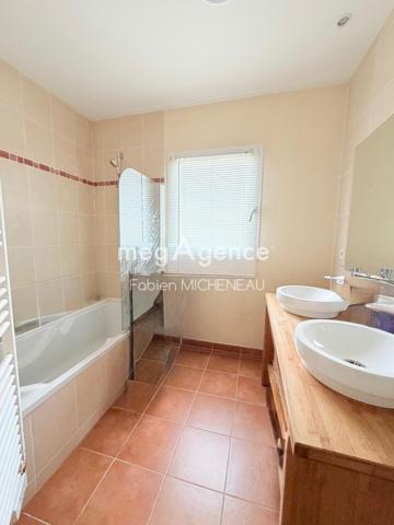 Maison à LA TESSOUALLE, 49280 - 7 pièces 160m²