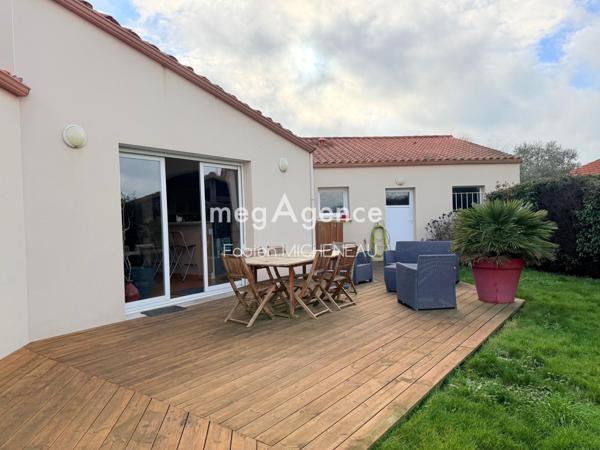 Maison à LA TESSOUALLE, 49280 - 7 pièces 160m²