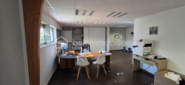Bureau de 370 m²