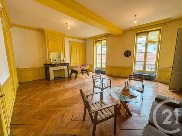 Appartement F7 à vendre  7 pièces - 194 m 2   TARARE  - 69