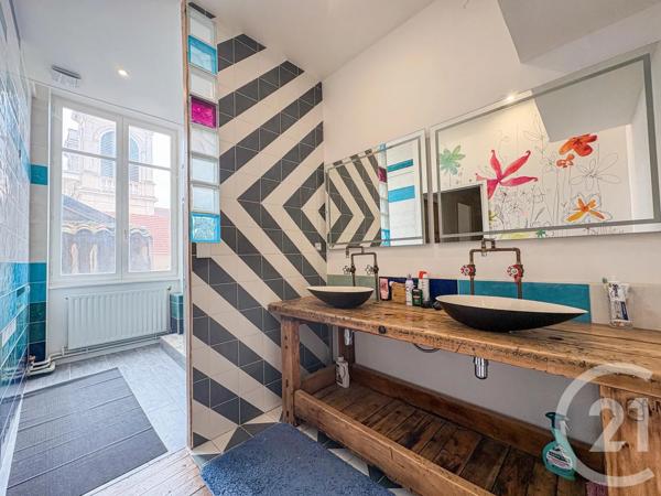 Appartement F7 à vendre  7 pièces - 194 m 2   TARARE  - 69