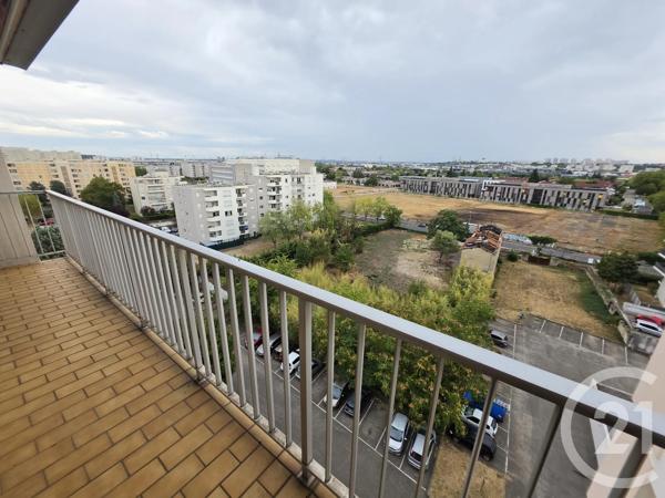 Appartement T4 à vendre  4 pièces - 80 m 2   VENISSIEUX  - 69
