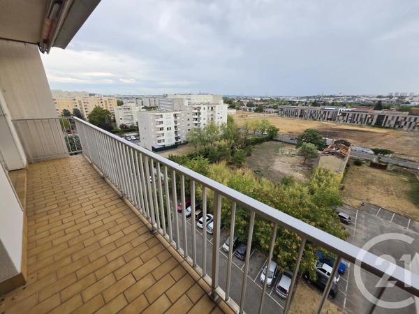 Appartement T4 à vendre  4 pièces - 80 m 2   VENISSIEUX  - 69