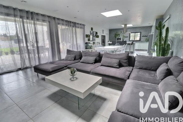 Maison à vendre 6 pièces 180 m² Caumont-sur-Durance