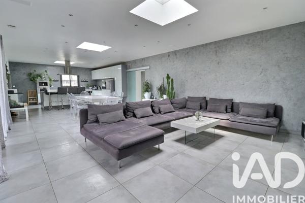 Maison à vendre 6 pièces 180 m² Caumont-sur-Durance