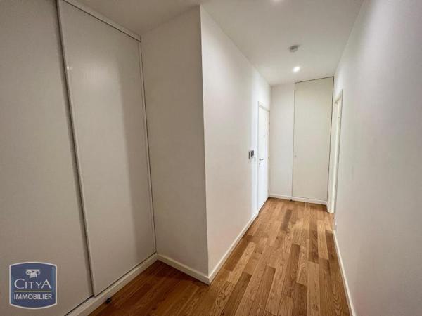 Appartement à louer 2 pièces 51.2m²