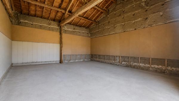 LEZOUX Maison 100 m², terrain 2000 M², grange de 170 m² , Lezoux