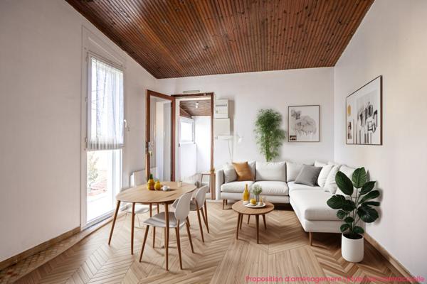 TRES BEL EMPLACEMENT - ENTRE PLAGE ET MARCHE