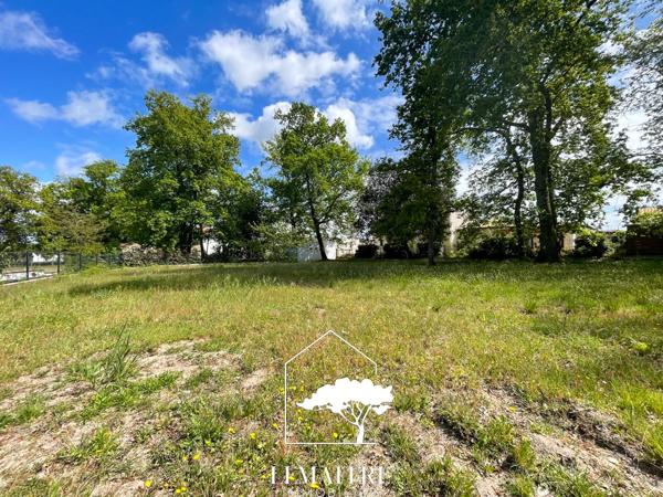 Magnifique terrain clos de 953m² !