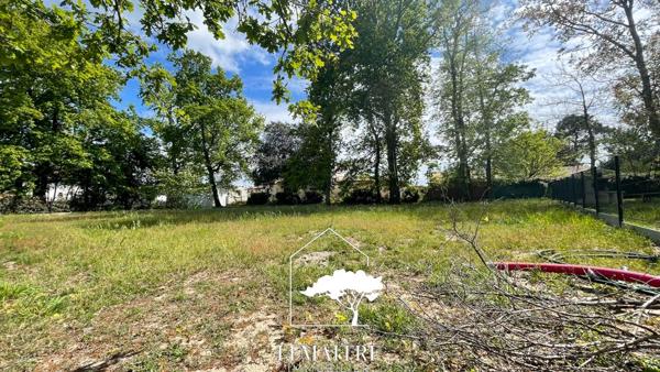 Magnifique terrain clos de 953m² !