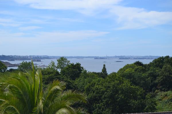 Plougasnou (29630) Plougasnou, proche Terenez, Longère rénovée avec 2 hectares de terrain.