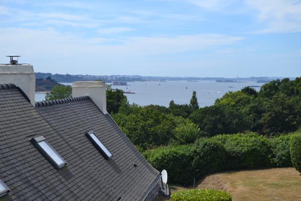 Plougasnou (29630) Plougasnou, proche Terenez, Longère rénovée avec 2 hectares de terrain.