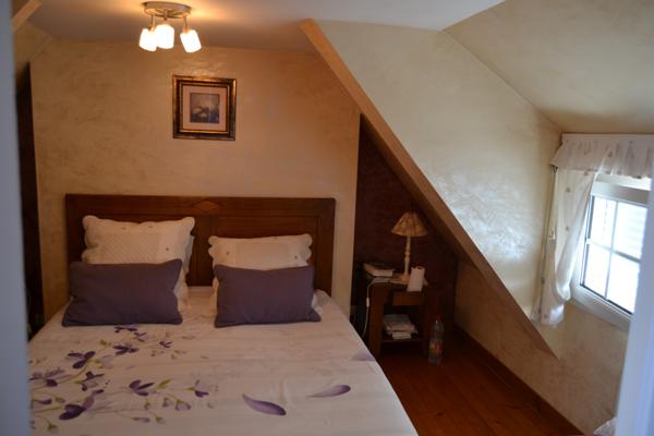 Plougasnou (29630) Plougasnou, proche Terenez, Longère rénovée avec 2 hectares de terrain.